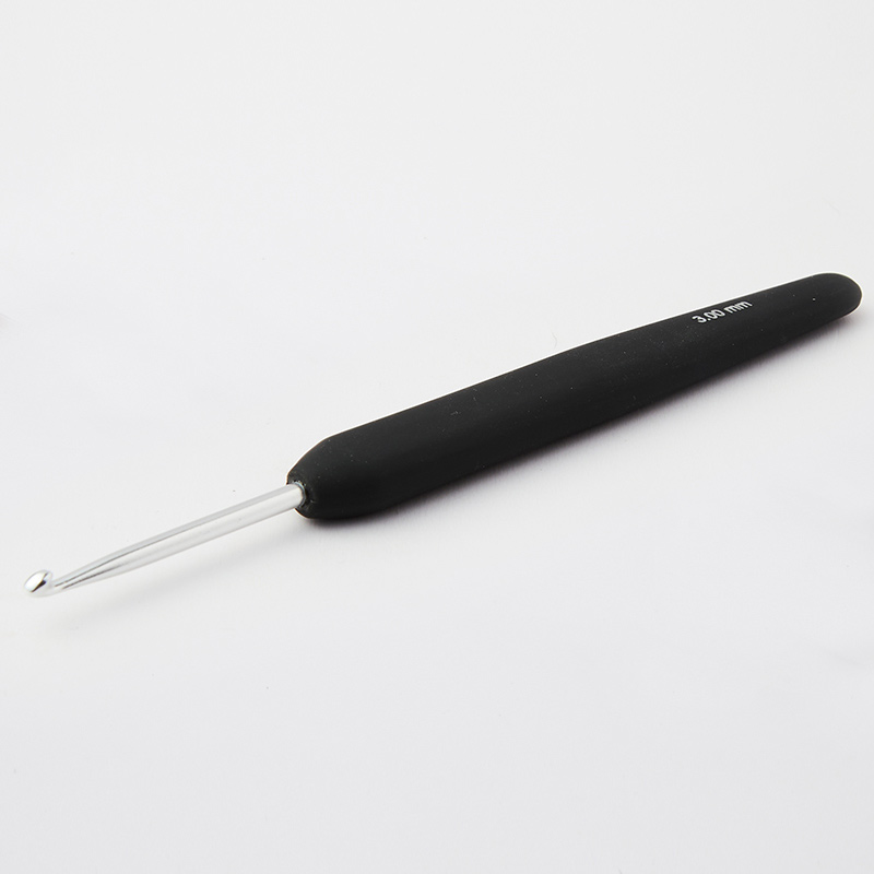 steel-single-ended-crochet-hook-with-soft-feel-handel